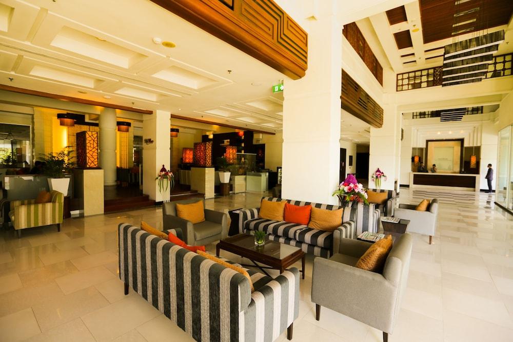 The Imperial Hotel & Convention Centre Korat Nakhonratchasima Esterno foto